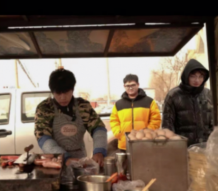 “粥餅倫”堅持出攤:火不了一輩子