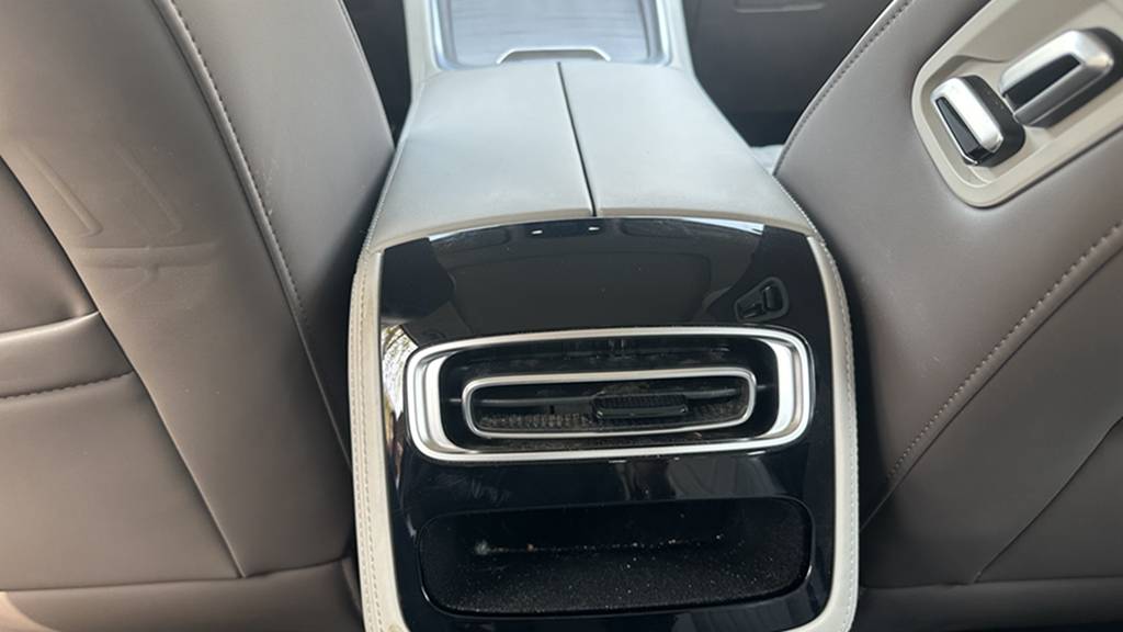 一臺(tái)不輸BBA豪華質(zhì)感的大5座SUV  還有這些亮點(diǎn)