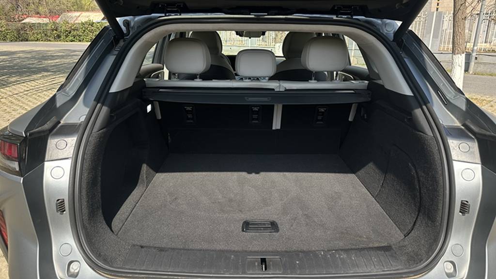 一臺(tái)不輸BBA豪華質(zhì)感的大5座SUV  還有這些亮點(diǎn)