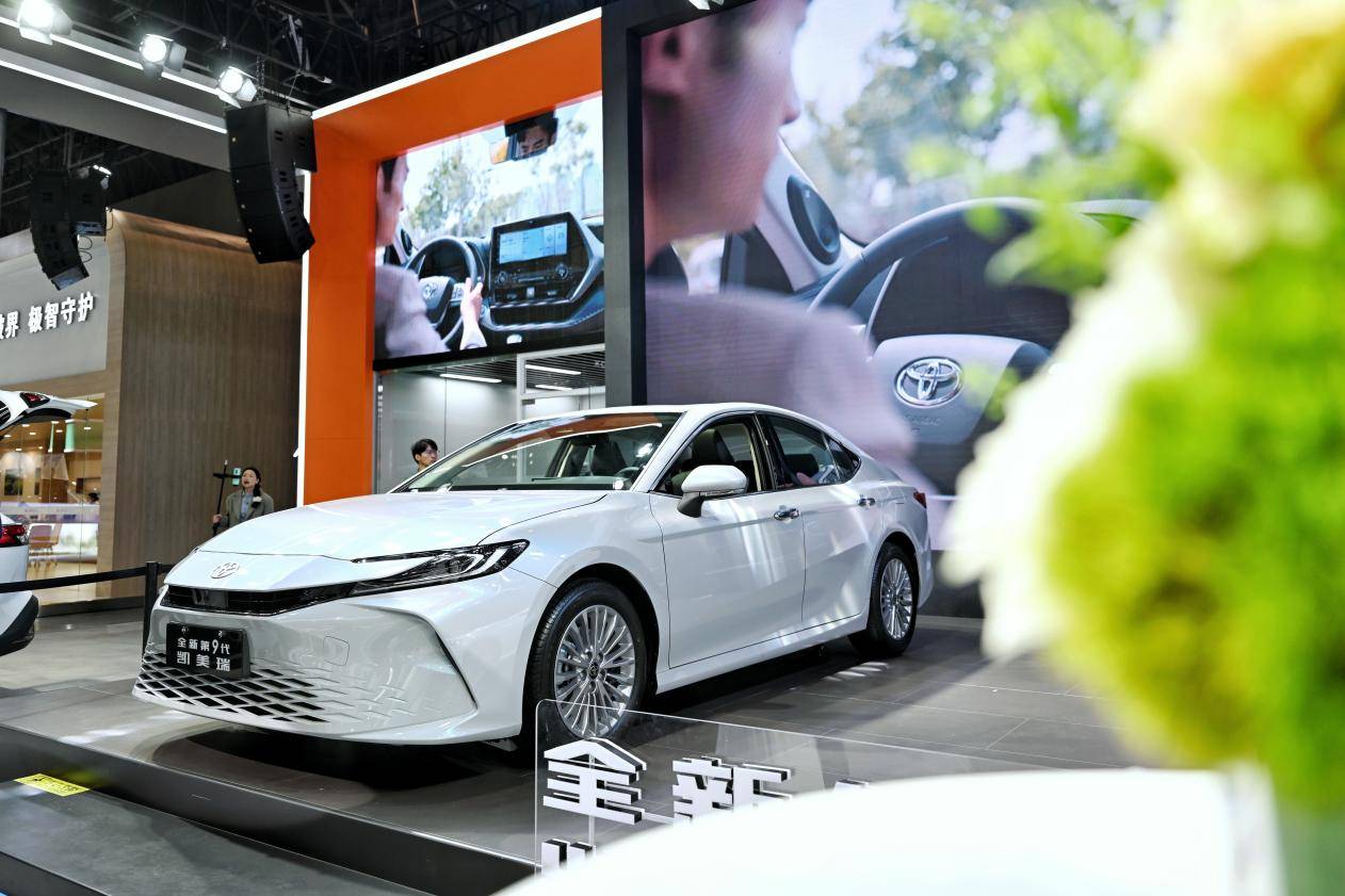 第九代凱美瑞終于開賣,選雙擎混動不到18萬