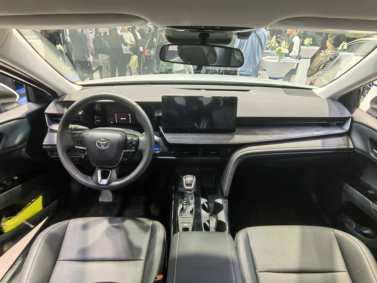 第九代凱美瑞終于開賣,選雙擎混動不到18萬