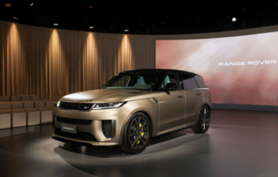 再攀性能巔峰,攬勝運(yùn)動(dòng)SV限量版重塑奢華想象