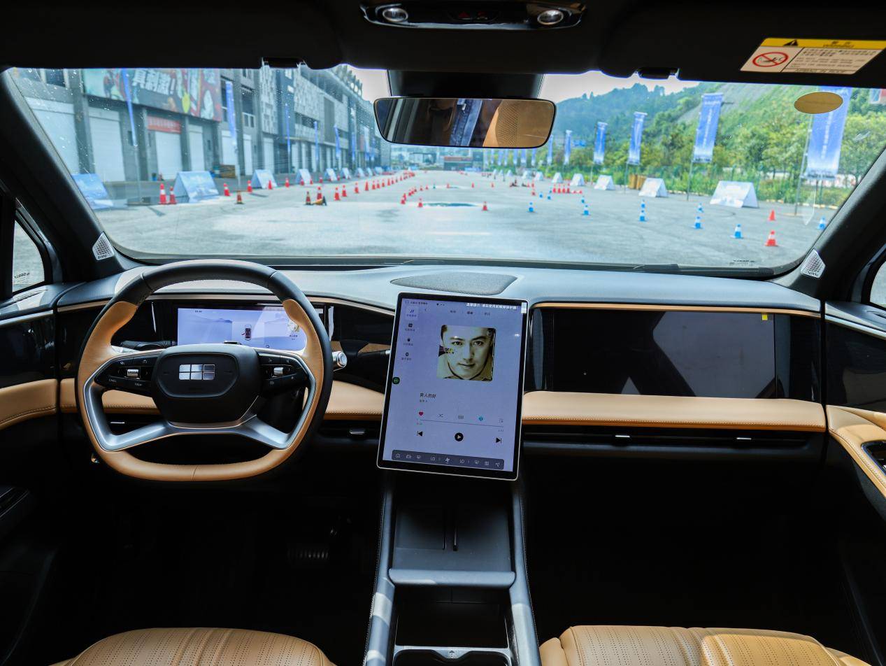 中國電混巔峰戰吉利銀河L6、L7龍騰版區域試駕會@貴陽站