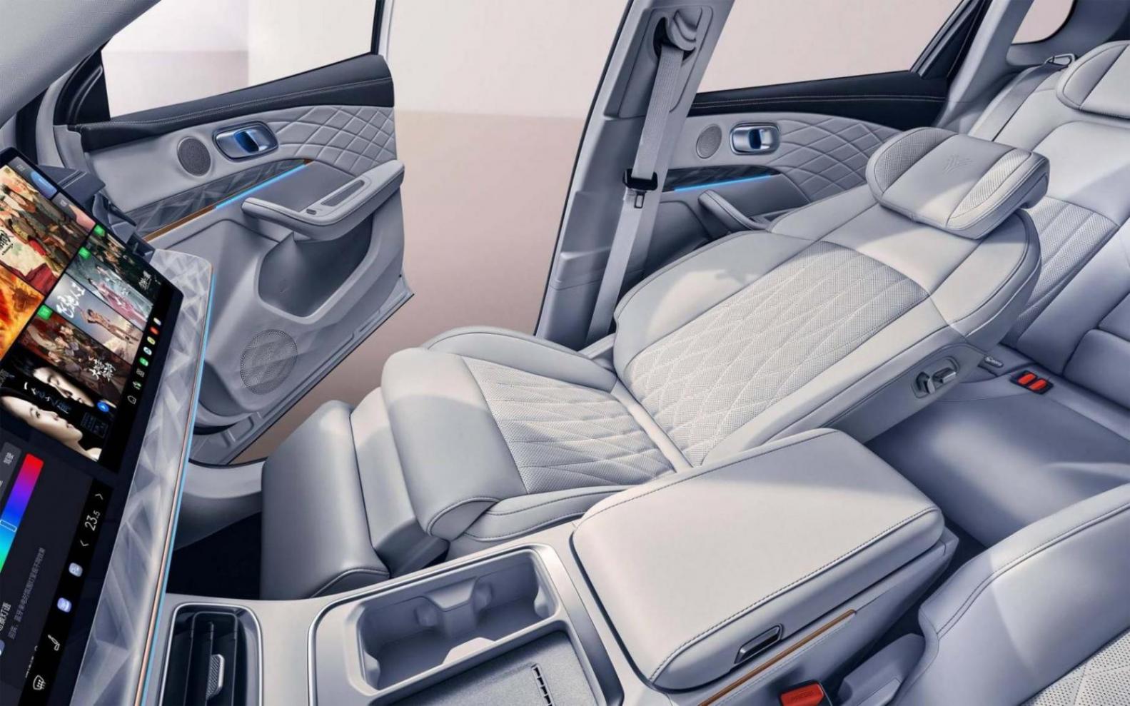 家庭智能超級增程SUV 綜合續航1300km 哪吒L“掀桌價”上市