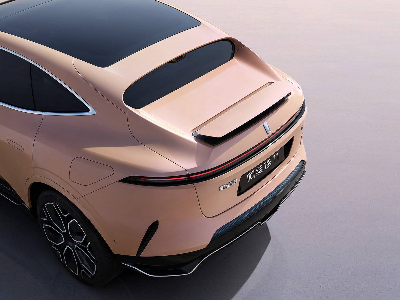 放棄ES6!730公里續(xù)航3.98秒破百,華為高階智駕標(biāo)配3個(gè)激光雷達(dá)