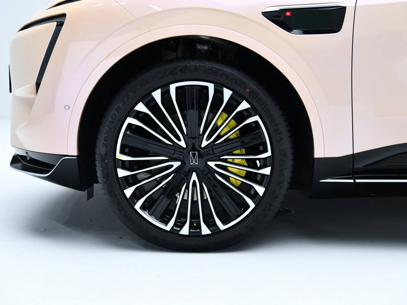 放棄ES6!730公里續(xù)航3.98秒破百,華為高階智駕標(biāo)配3個(gè)激光雷達(dá)