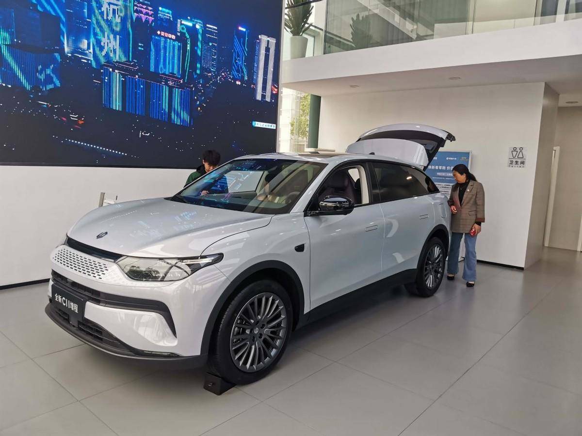 零跑全新C11到店,新車有哪些優缺點,值得買嗎?深度體驗告訴你