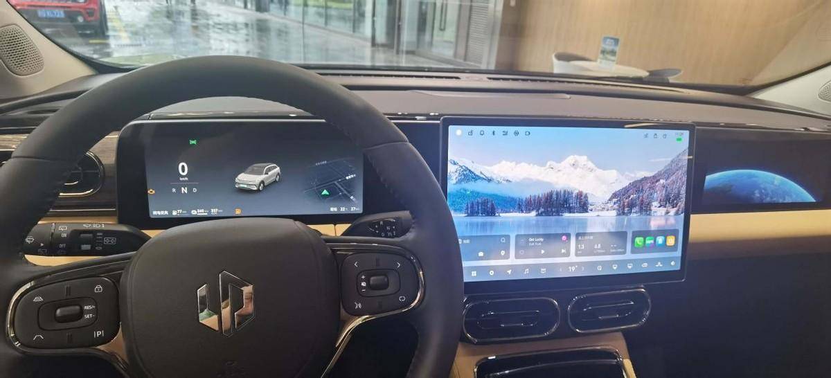 零跑全新C11到店,新車有哪些優缺點,值得買嗎?深度體驗告訴你