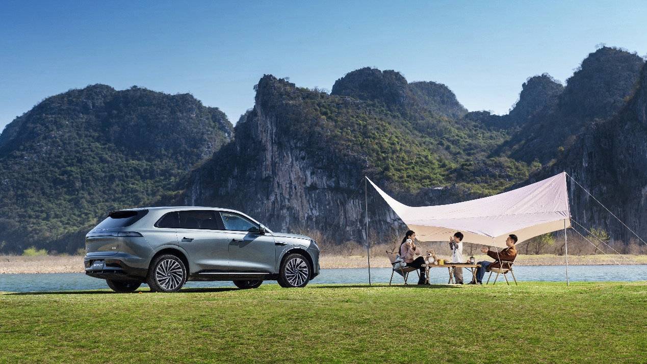 增程、純電雙箭齊發(fā)!售價18.98萬起,星紀元ET全球上市!