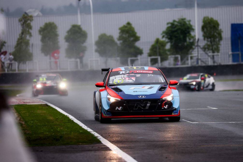 首戰告捷 現代汽車N品牌斬獲2024 TCR China揭幕戰首場冠軍