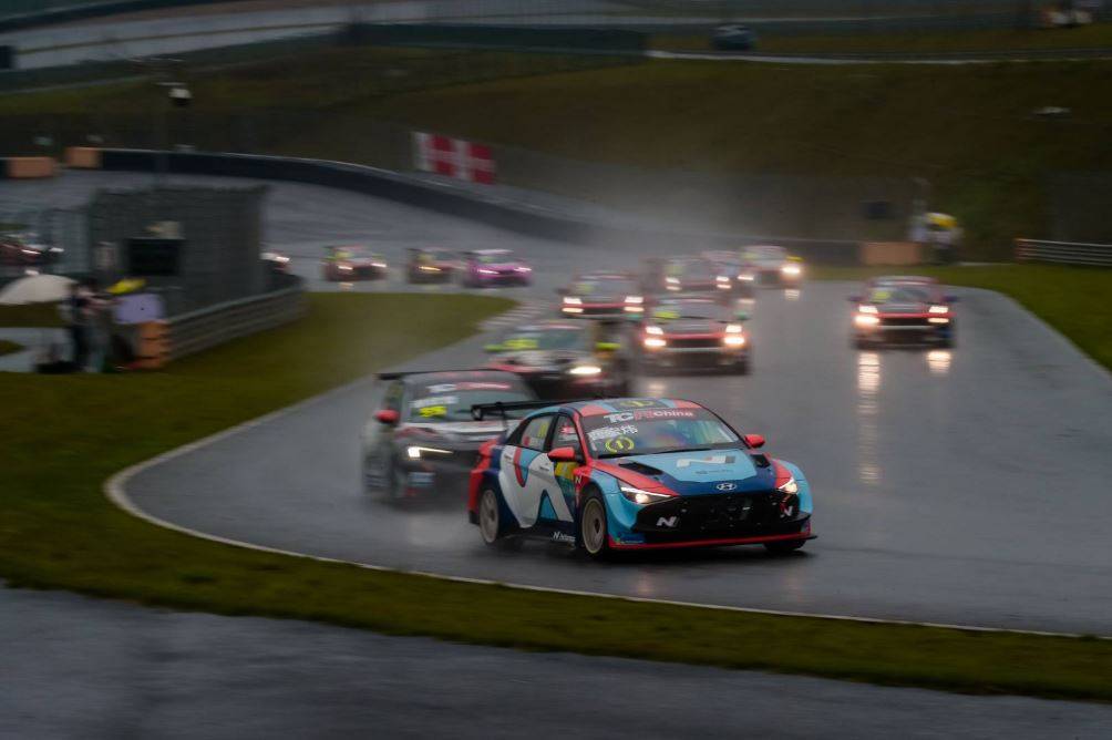 首戰告捷 現代汽車N品牌斬獲2024 TCR China揭幕戰首場冠軍