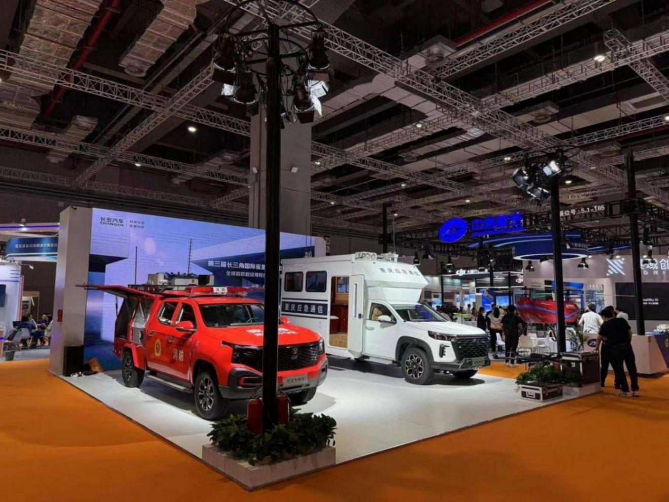 應急市場新利器,長安獵手驚艷亮相2024長三角應急博覽會