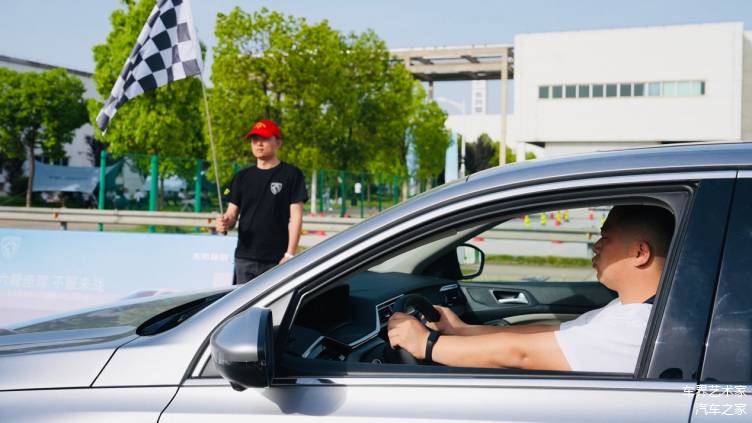 “良心車 神龍?jiān)臁庇部厝珗?“六龍座駕”駕控體驗(yàn)營燃擎開戰(zhàn)