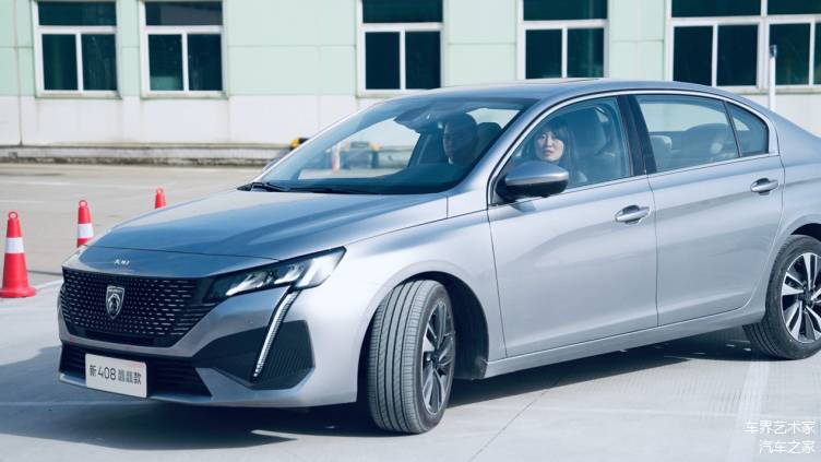 “良心車 神龍?jiān)臁庇部厝珗?“六龍座駕”駕控體驗(yàn)營燃擎開戰(zhàn)