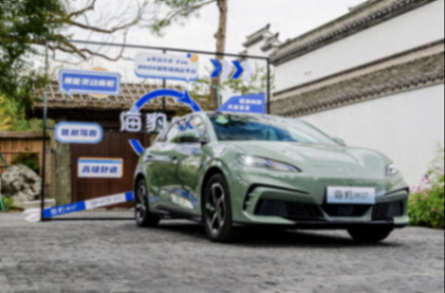 e平臺(tái)3.0 Evo技術(shù)賦能 家用年輕首選 海豹06GT杭州上市品鑒會(huì)落幕