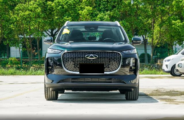 后排放倒能放床，大五座空間布局，瑞虎8 PLUS是不是同價位優選？-有駕