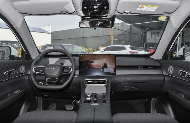 后排放倒能放床，大五座空間布局，瑞虎8 PLUS是不是同價位優選？-有駕