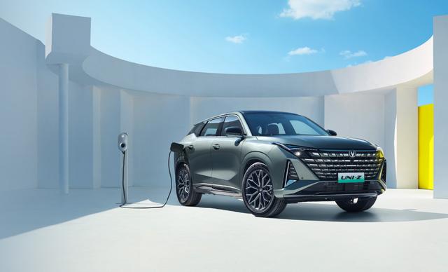 11.79萬續航破千，長安插混新車強勢來襲-有駕