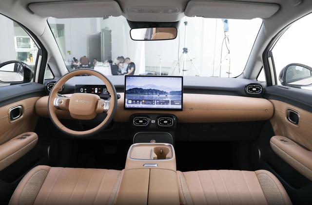 純電小車又多了一個(gè)競(jìng)品，選它還是海豚？-有駕