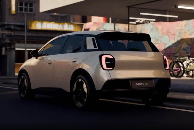 純電小車又多了一個(gè)競(jìng)品，選它還是海豚？-有駕