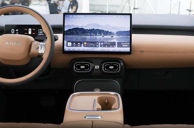 純電小車又多了一個(gè)競(jìng)品，選它還是海豚？-有駕