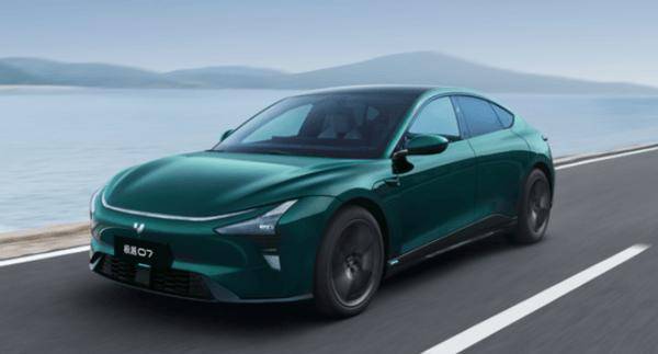 極越汽車員工維權新進展:“N+1”補償方案能否挽回市場信心?