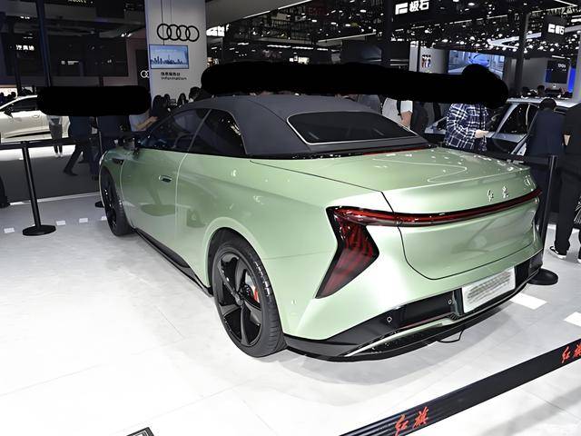 一汽紅旗一次大膽嘗試,三門轎跑車身,車長4990mm,軟頂敞篷設計