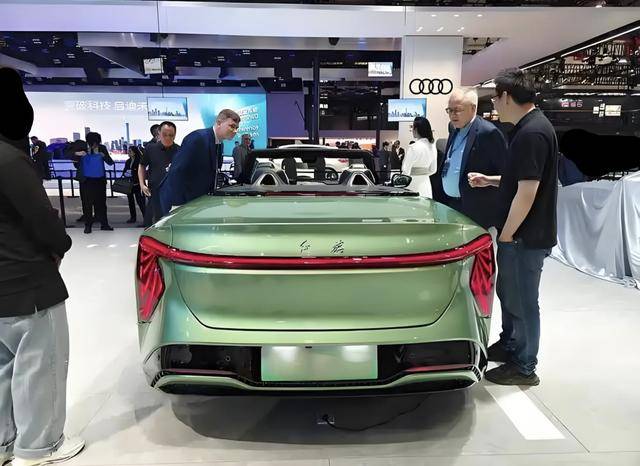 一汽紅旗一次大膽嘗試,三門轎跑車身,車長4990mm,軟頂敞篷設計