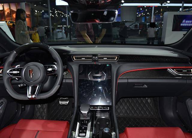 一汽紅旗一次大膽嘗試,三門轎跑車身,車長4990mm,軟頂敞篷設計