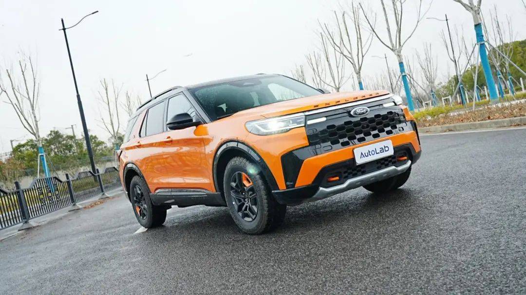 40萬級硬核豪華SUV怎么選?福特探險者與豐田普拉多的對比給你答案