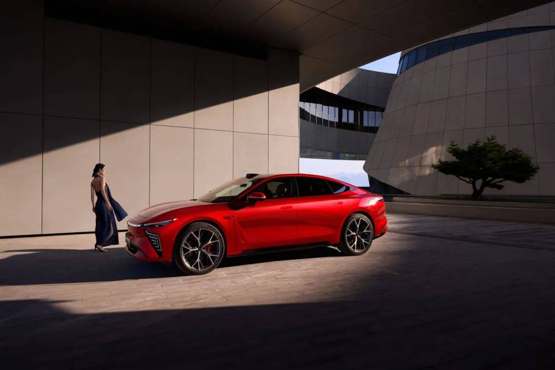 全新2025款星紀元ES純電,年輕人的第一臺C級豪華轎車