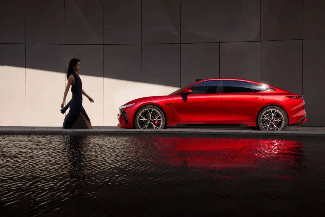 全新2025款星紀元ES純電,年輕人的第一臺C級豪華轎車