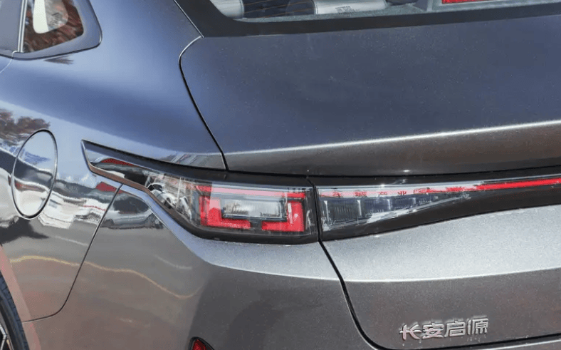 三種駕駛模式隨心切換,長(zhǎng)安啟源A05駕控體驗(yàn)