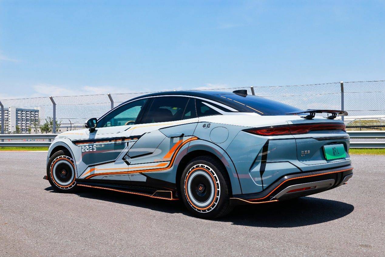 比亞迪漢家族交付破百萬,漢L賽道體驗日引爆性能狂歡