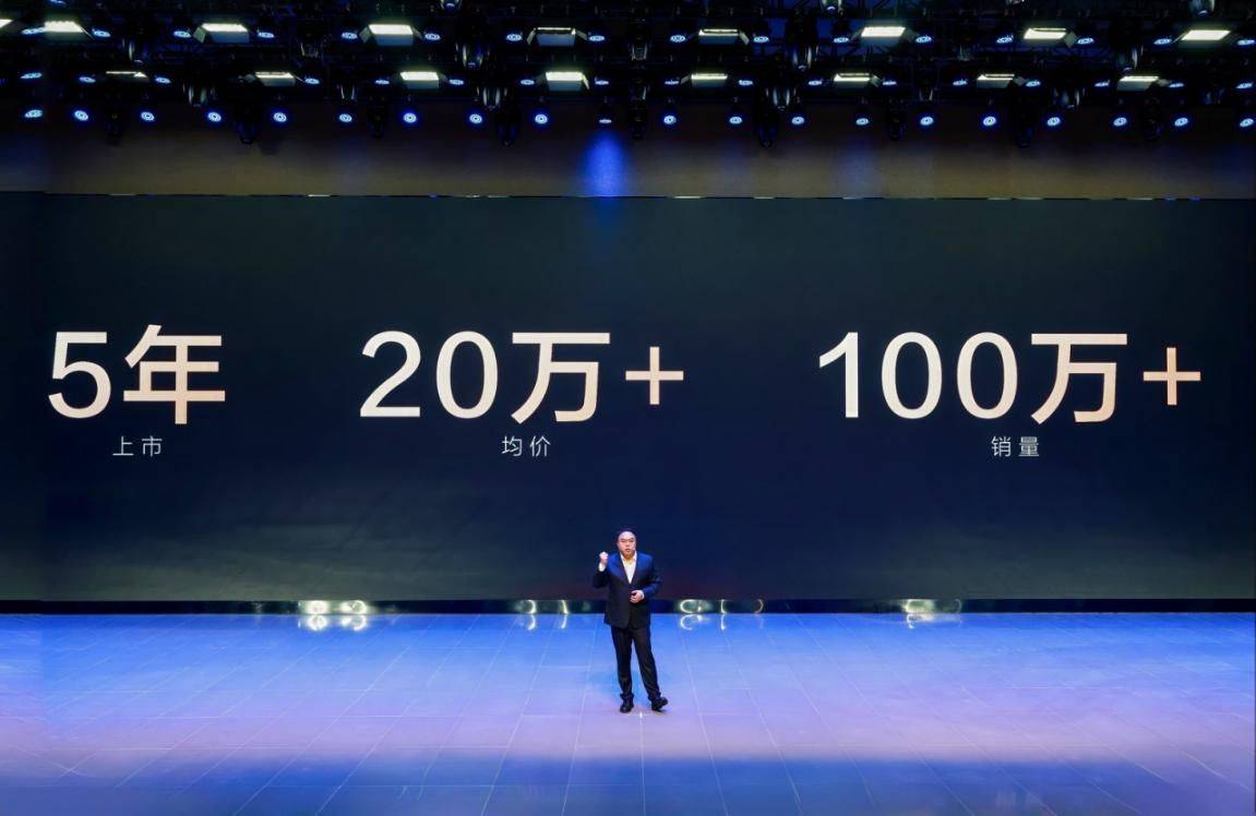 比亞迪漢家族交付破百萬,漢L賽道體驗日引爆性能狂歡