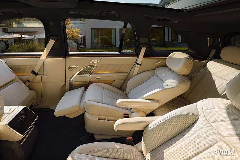 六座純電SUV的不二之選?蔚來樂道L90預售最低19.39萬元起