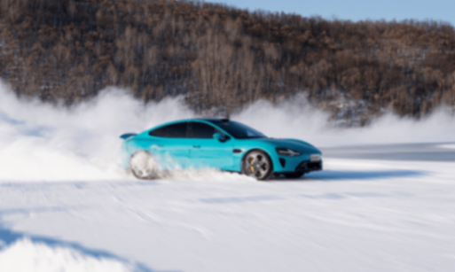 小米汽車(chē):一邊爆單,一邊被“截胡”