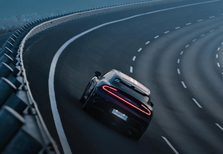 小米汽車(chē):一邊爆單,一邊被“截胡”