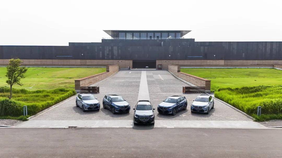 洛陽絕了!百年寶馬硬核撩動千年唐風運河密碼