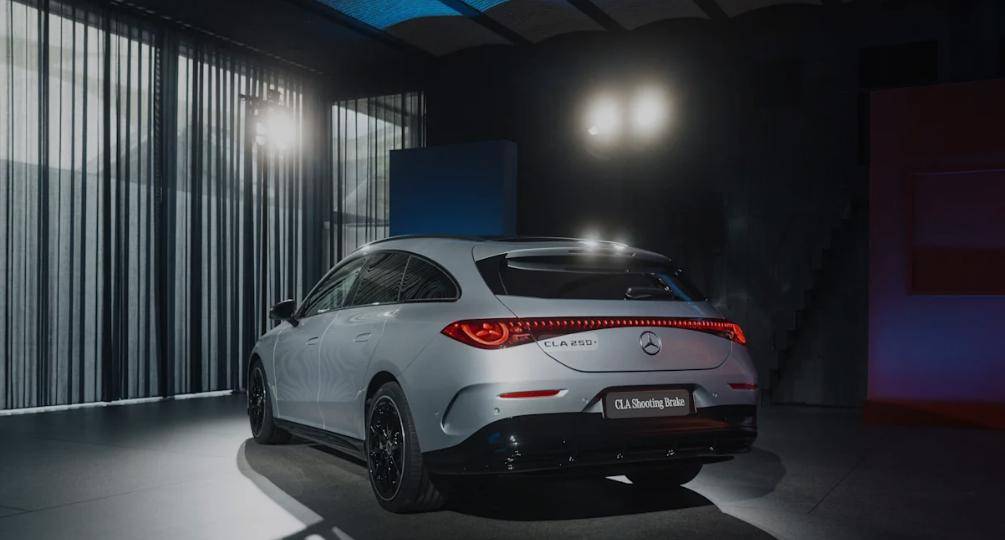 奔馳首款純電獵裝來(lái)了,761km續(xù)航+三聯(lián)屏夠香嗎?