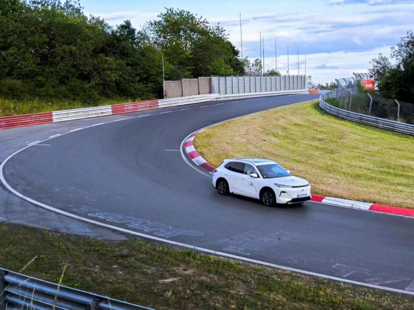 吉利多款車型在紐北賽道進行測試標定