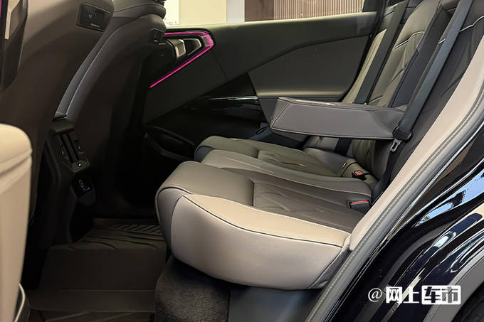 翹班去寶馬4S店看車!新X3優惠這么大了?