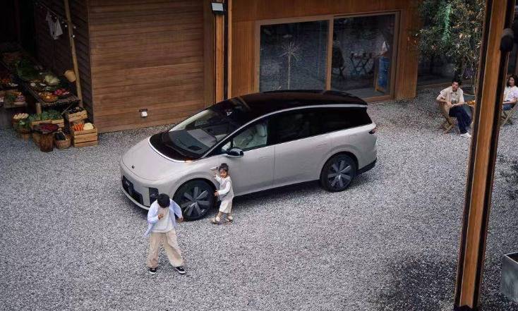 8系對決!問界M8純電版與理想i8誰更香?