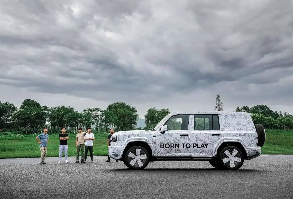 越來越“衛(wèi)士”iCAR V27官方諜照發(fā)布/8月1日首秀