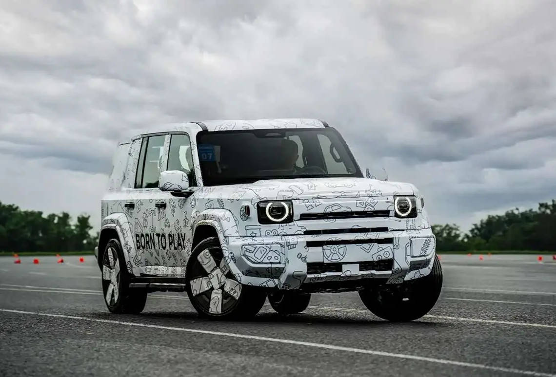 越來越“衛(wèi)士”iCAR V27官方諜照發(fā)布/8月1日首秀