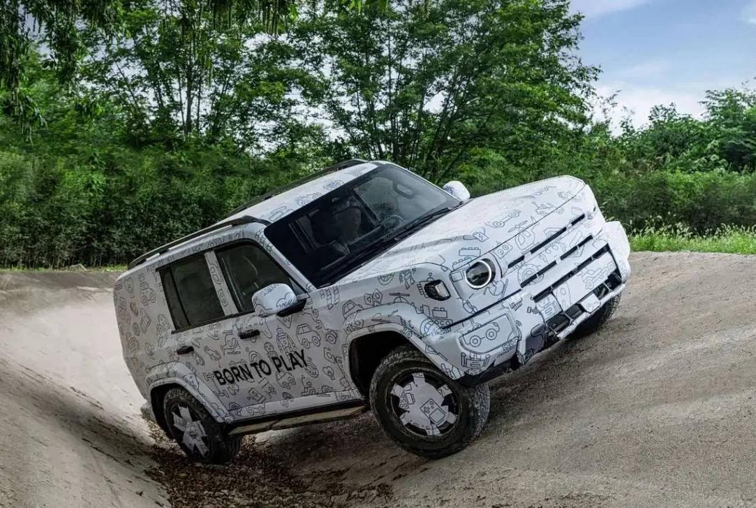 越來越“衛(wèi)士”iCAR V27官方諜照發(fā)布/8月1日首秀