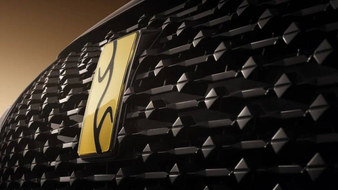 真中式奢侈品級(jí)豪車首秀 仰望U8L鼎世版預(yù)售130萬(wàn)元