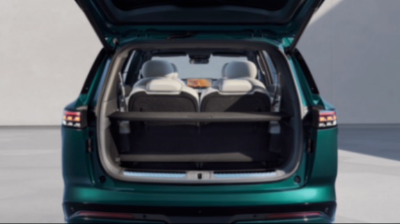 都在打造“移動之家”,2026款東風(fēng)奕派eπ008六座版會比標(biāo)桿強多少?