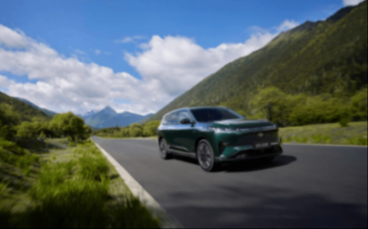 都在打造“移動之家”,2026款東風(fēng)奕派eπ008六座版會比標(biāo)桿強多少?