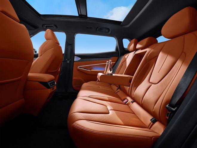 全新博越9萬出頭預售 “友商”都緊張了